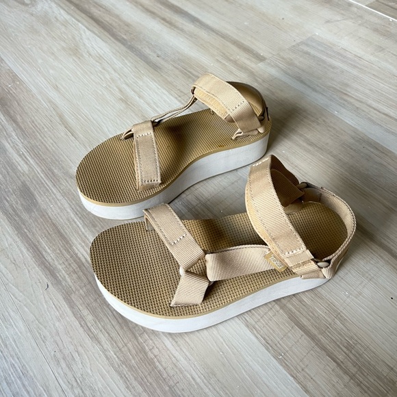 Teva Tan Platform Sandals - Picture 1 of 6